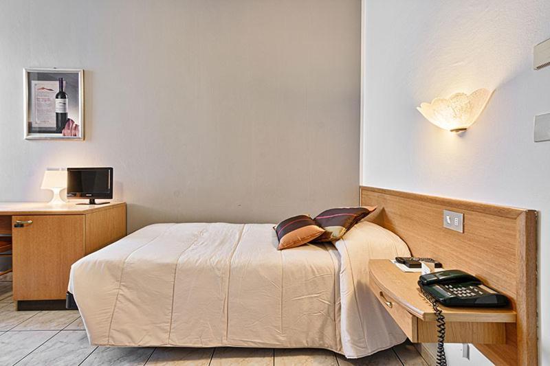Hotel Celestino Piobesi Torinese Exterior photo